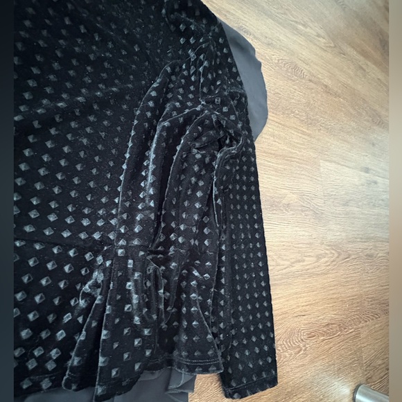 Cupio Velvet Ruffled Jacket/Blazer Womens size Medium No Buttons EUC - Picture 8 of 9